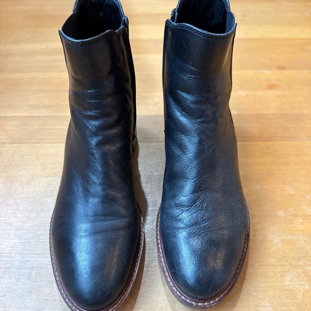 Joie Leather Chelsea Boots | Size 7.5